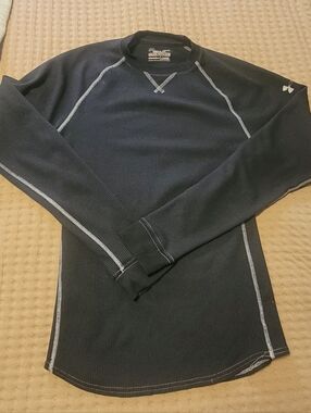 💚10 for $10💚 Bundle and save Under Armour Black Long Sleeve Thermal Shirt